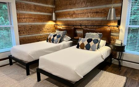 Jim Beam room - two twin beds 
