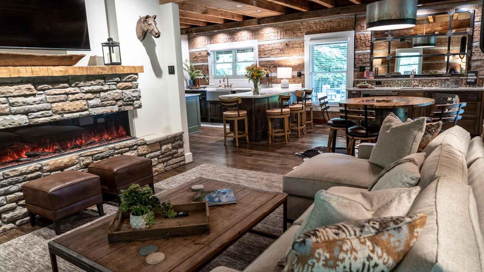 Livingroom with Fireplace